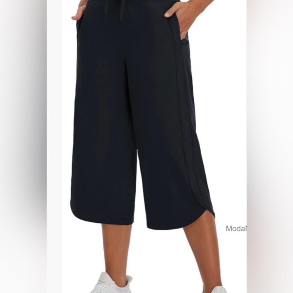 Baleaf Black Capri Athletic Pull On Pants. UPF 50+ Water Resistant, Size 2X NWT